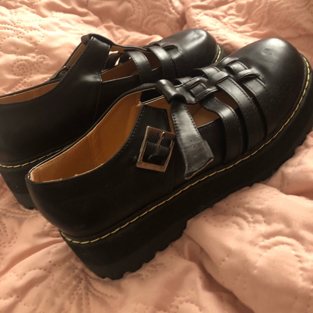 Creeper-Style Platform Sandals